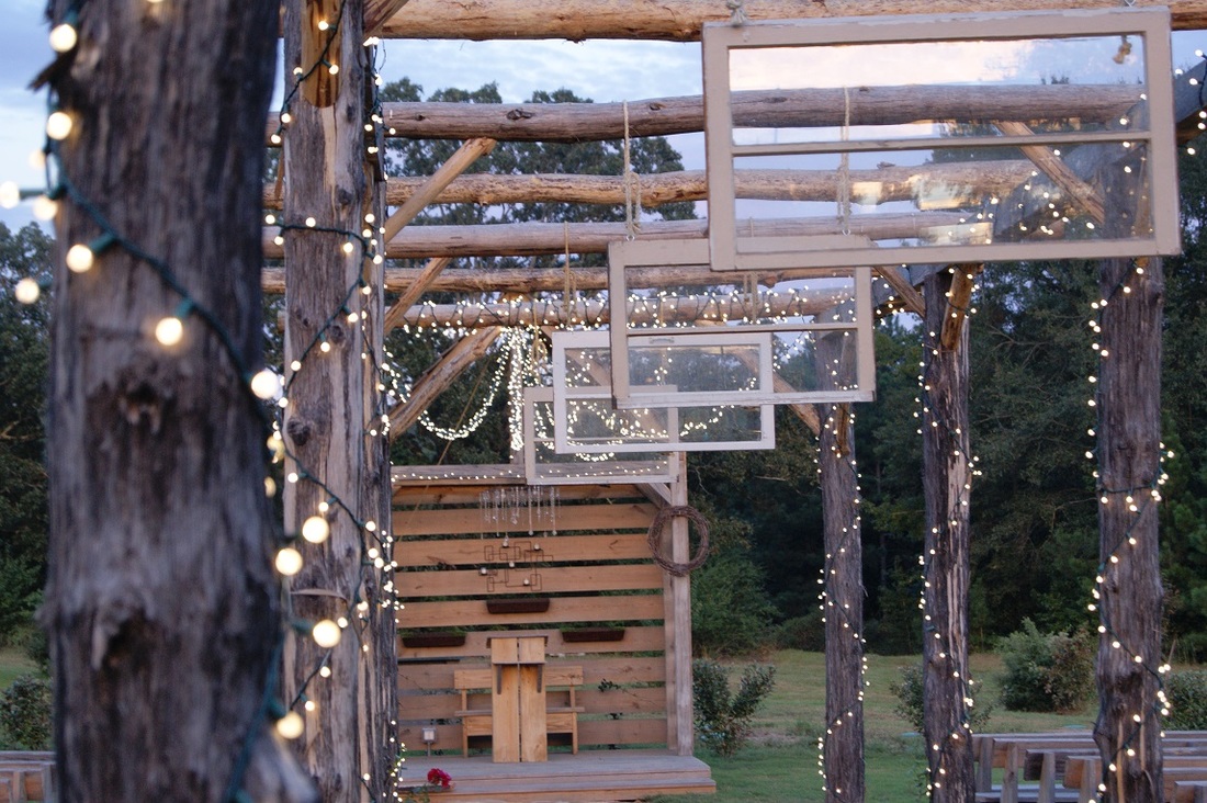 The Barn At Lost Creek Hot Springs Wedding And Event Venue Arkansas Wedding Venue Garden Picture